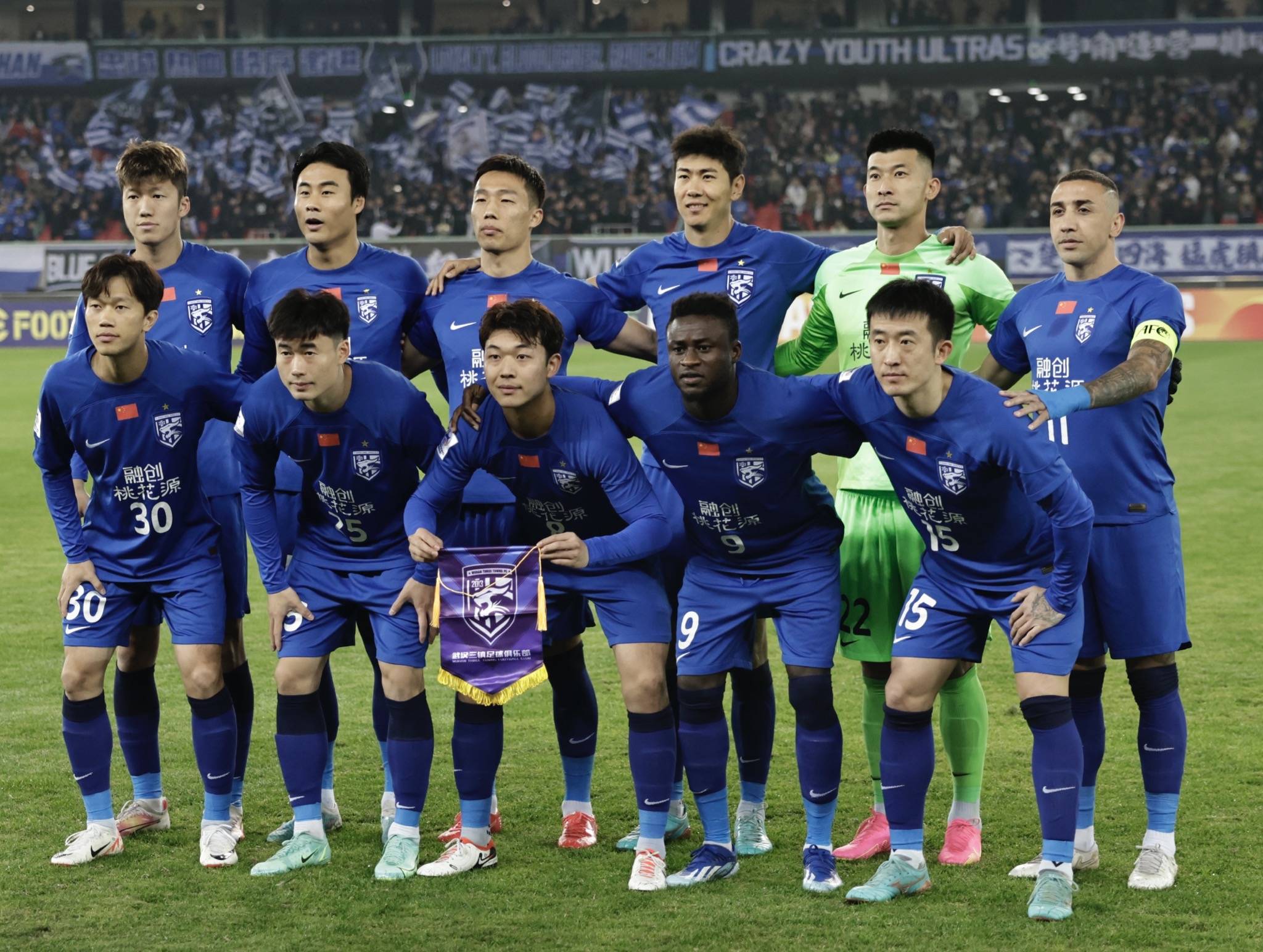 包含申花保持领先，击败深圳佳兆业继续胜利的词条