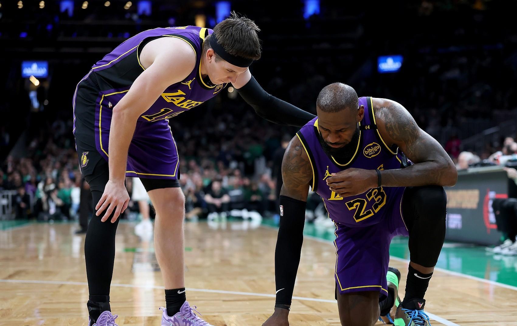 雄鹿遭遇两连败，湖人主场轻松取胜