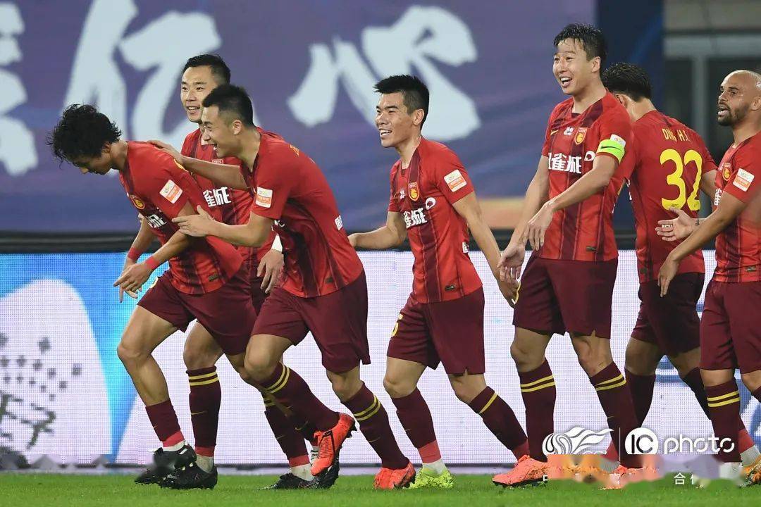 河北华夏幸福客场挑战广州恒大淘宝，两支豪门的对决备受瞩目的简单介绍