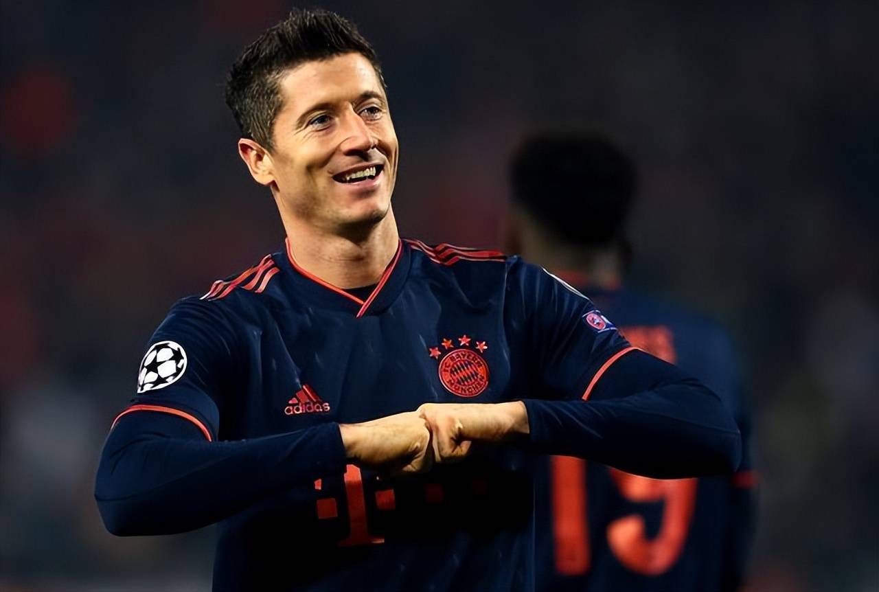 包含热刺轻取英格兰，莱万帽子戏法中超的词条