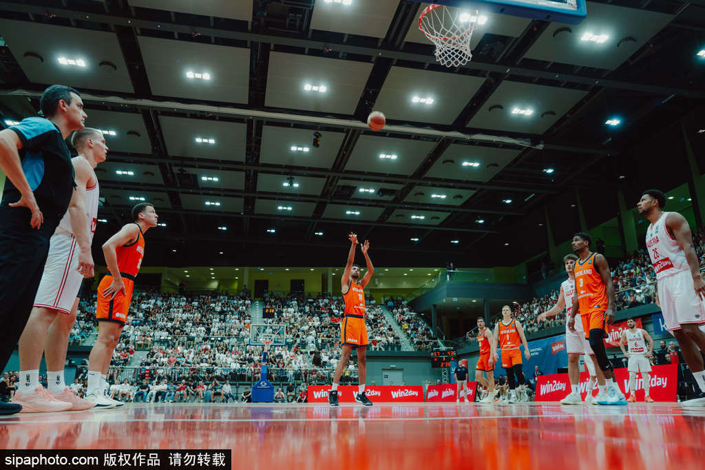 关于篮球职业联赛决赛即将打响，球迷热血加油的信息