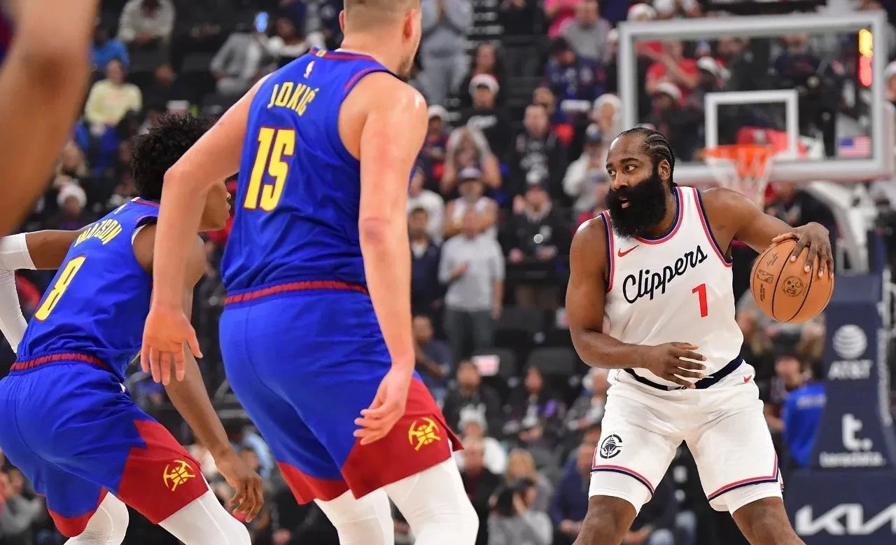 太阳惨败快船，莱昂纳德全场狂轰35分