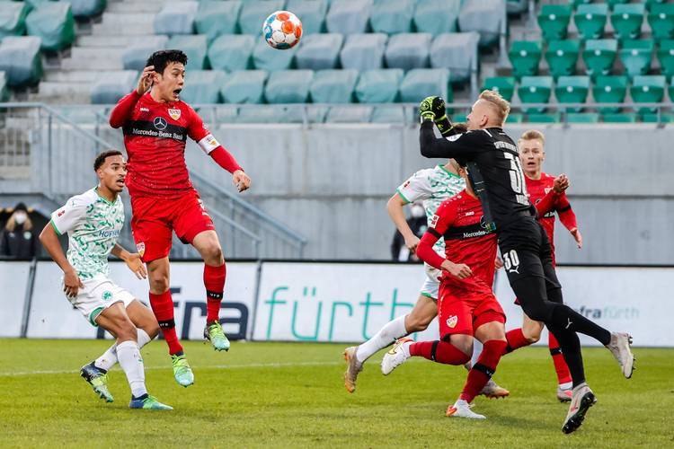 斯图加特主场不敌对手，保级形势严峻