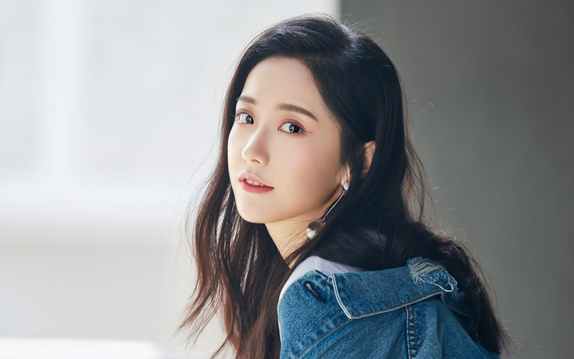 莱茵河畔的武士刀，三笘薰单骑破法，勒沃库森欧战扬威