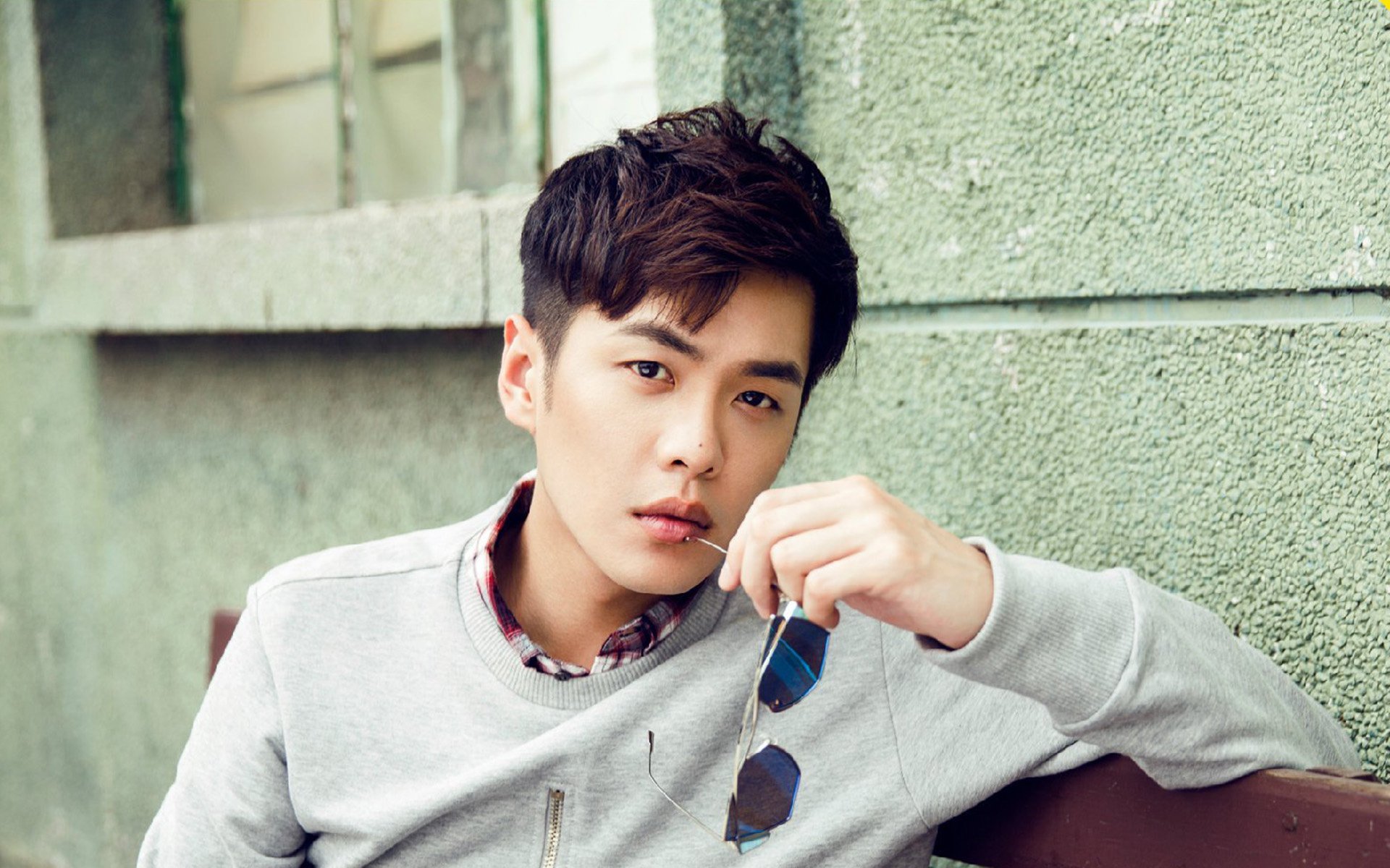 绿茵场与硬木地板，关键之夜的英雄密码